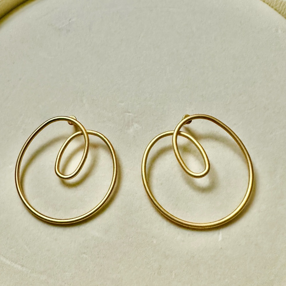 Chic kHOI Gold Loop Earrings